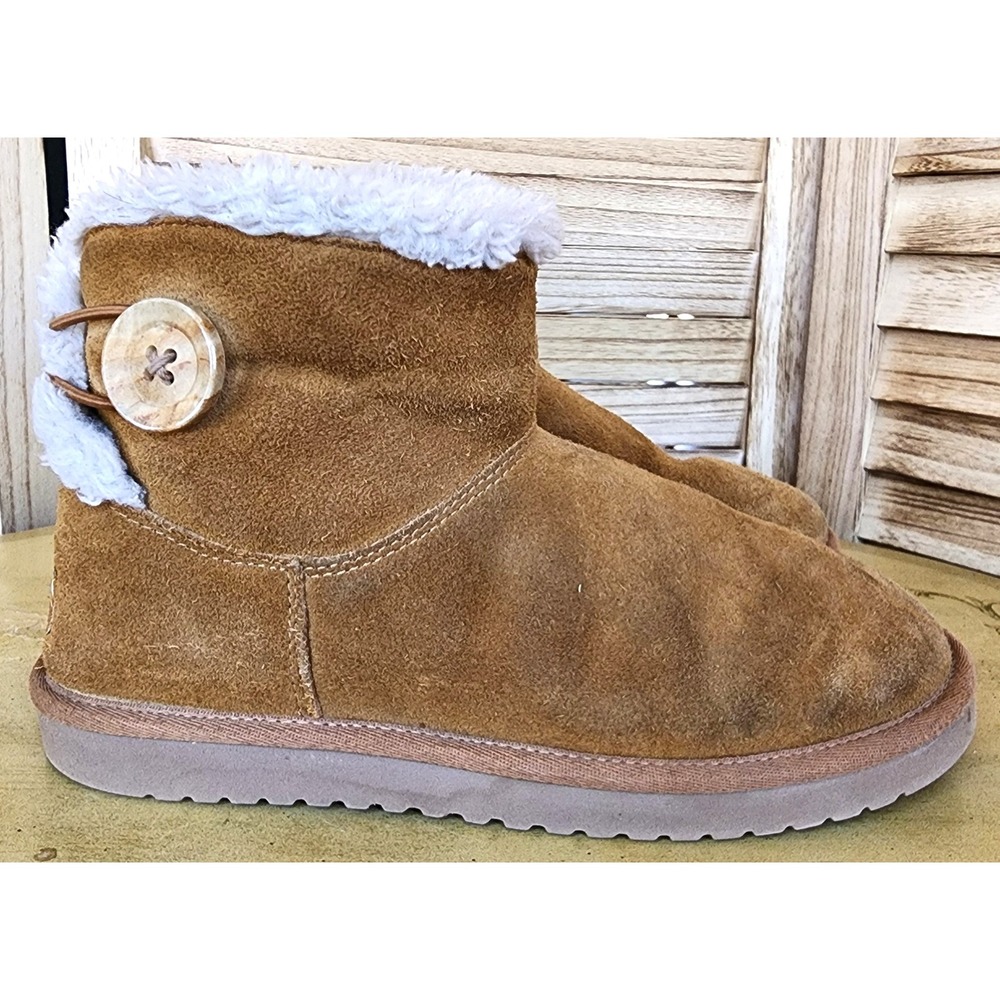 Koolaburra US 9 Chestnut Y2K Suede Button Ankle Boots Victoria Early 2000s Cozy